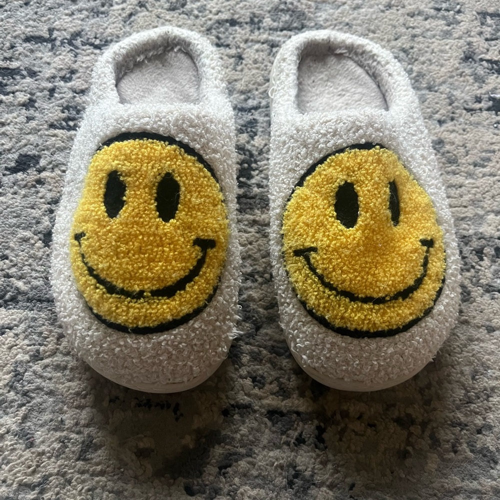 smile slippers size 8